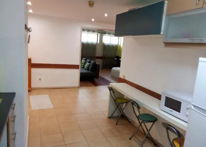 Spacious Economic Center Porto Flat