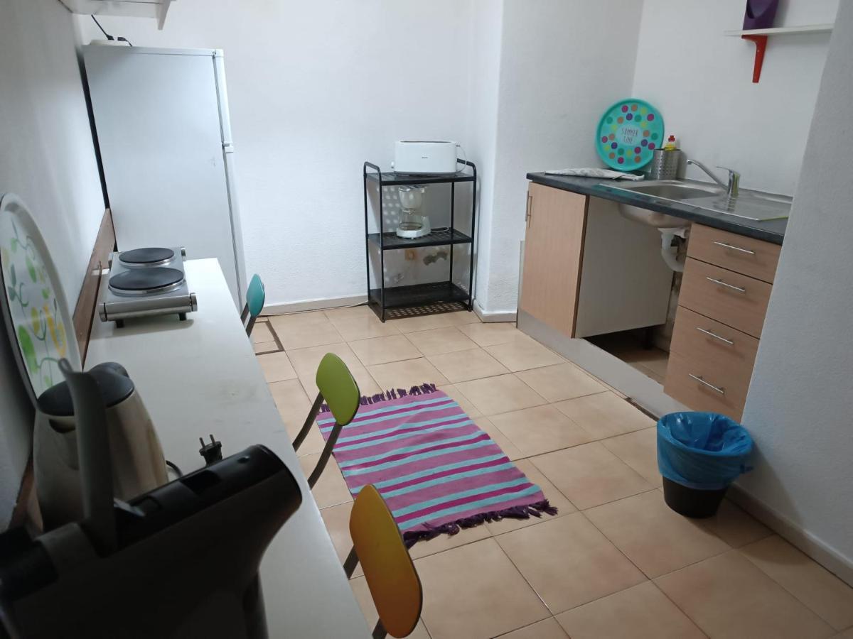 Spacious Economic Center Flat Apartment *