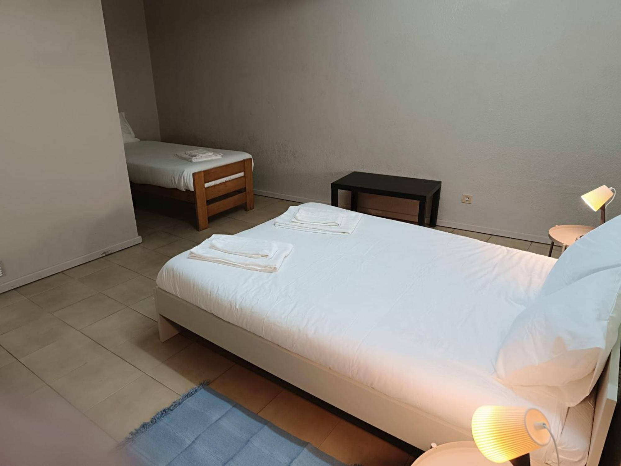 Spacious Economic Center Flat Apartment