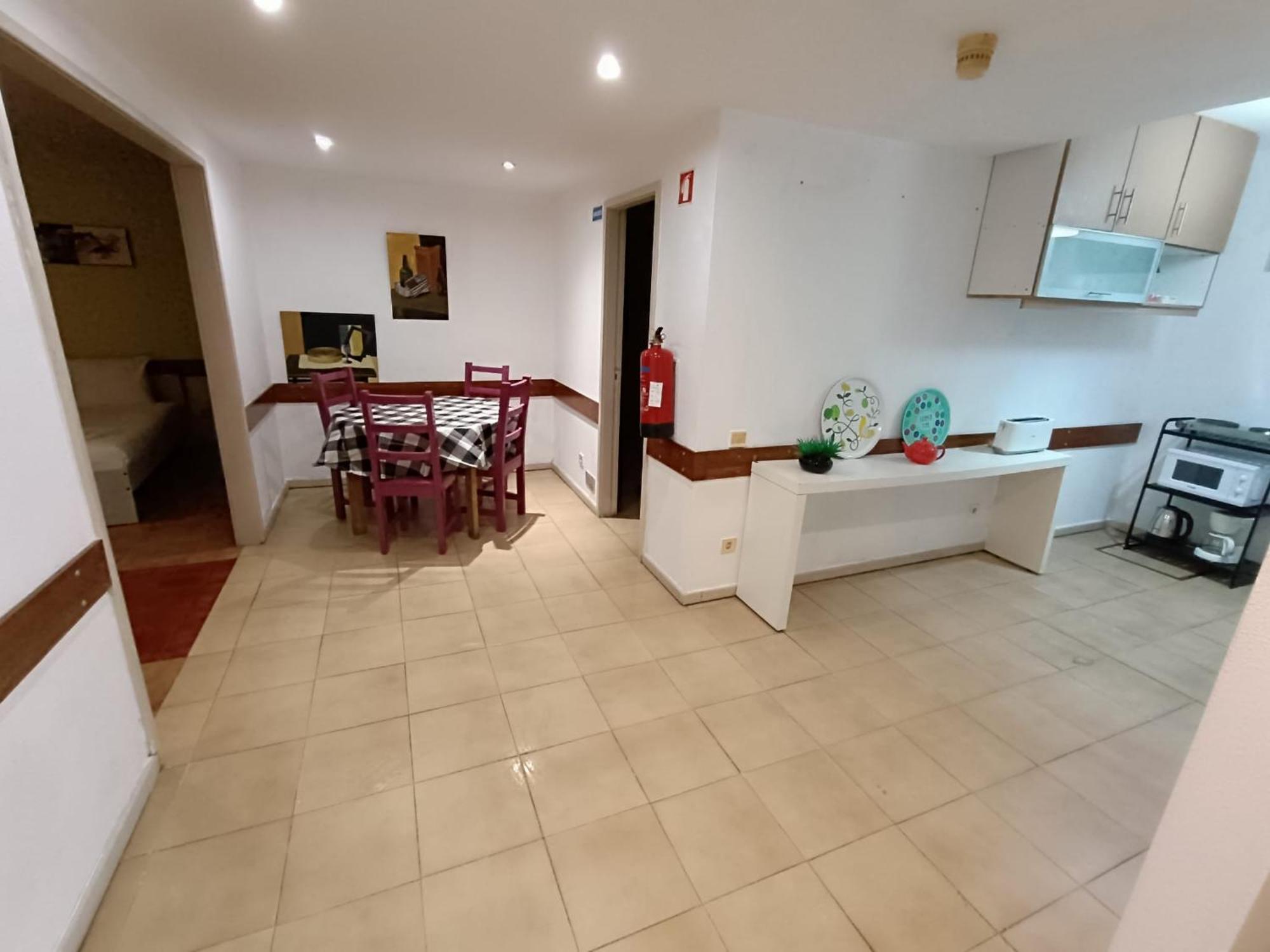 Spacious Economic Center Flat Apartment *